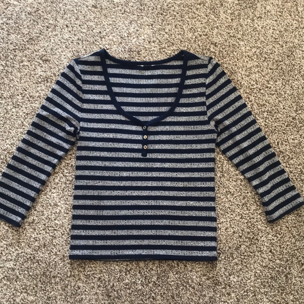 Navy blue striped quarter length sleeved shirt